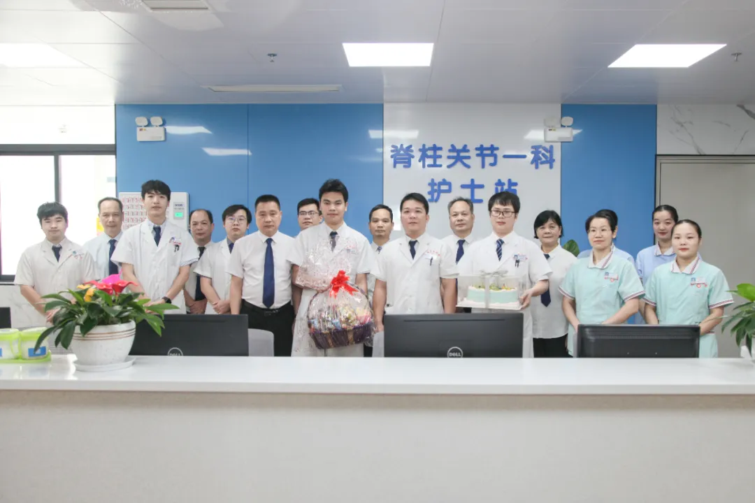 中国医师节,平南骨科,德馨于行,技精于勤